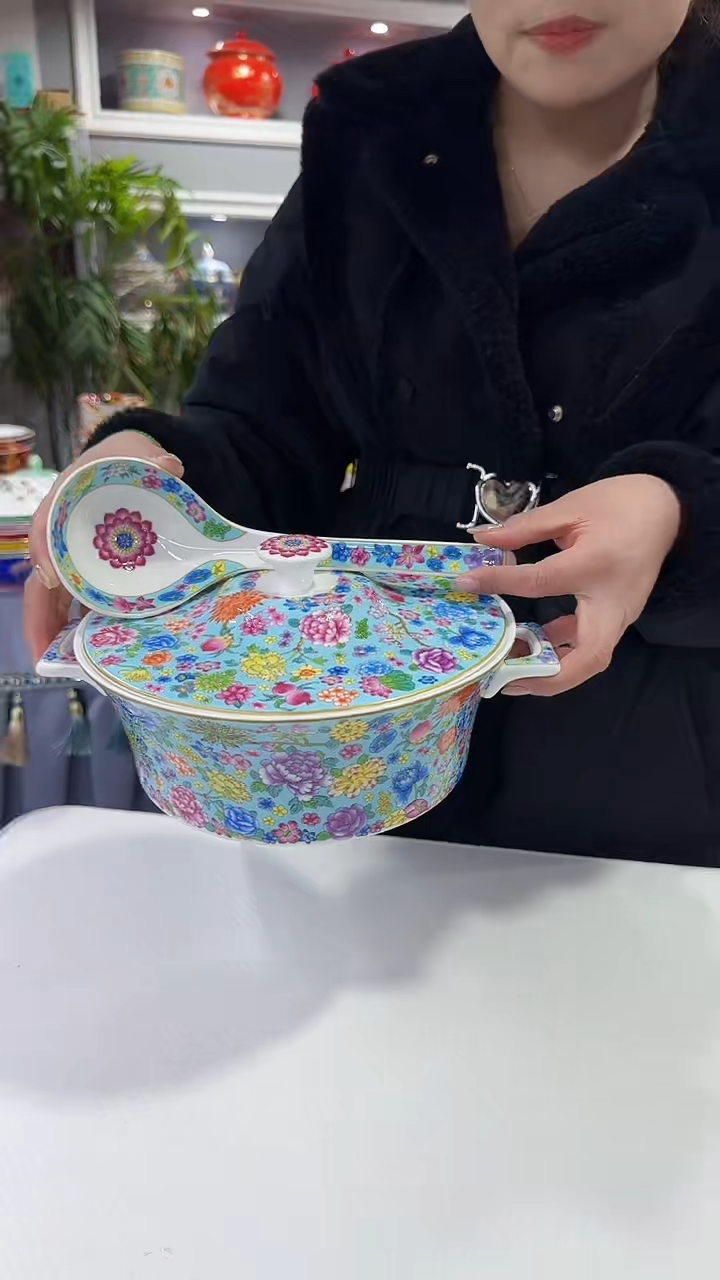 【闪购商品】瓷片10英寸公主堡1个加大汤勺1个 