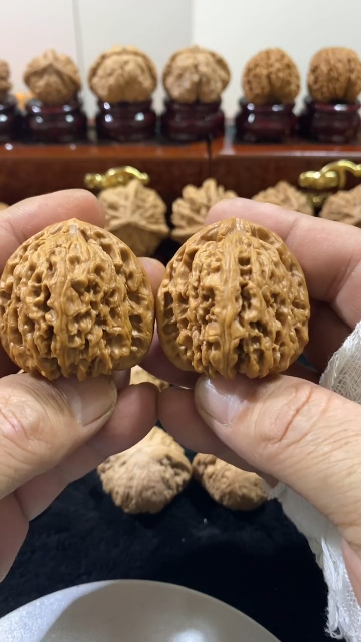 【闪购商品】文玩核桃把件精修打底南疆石41