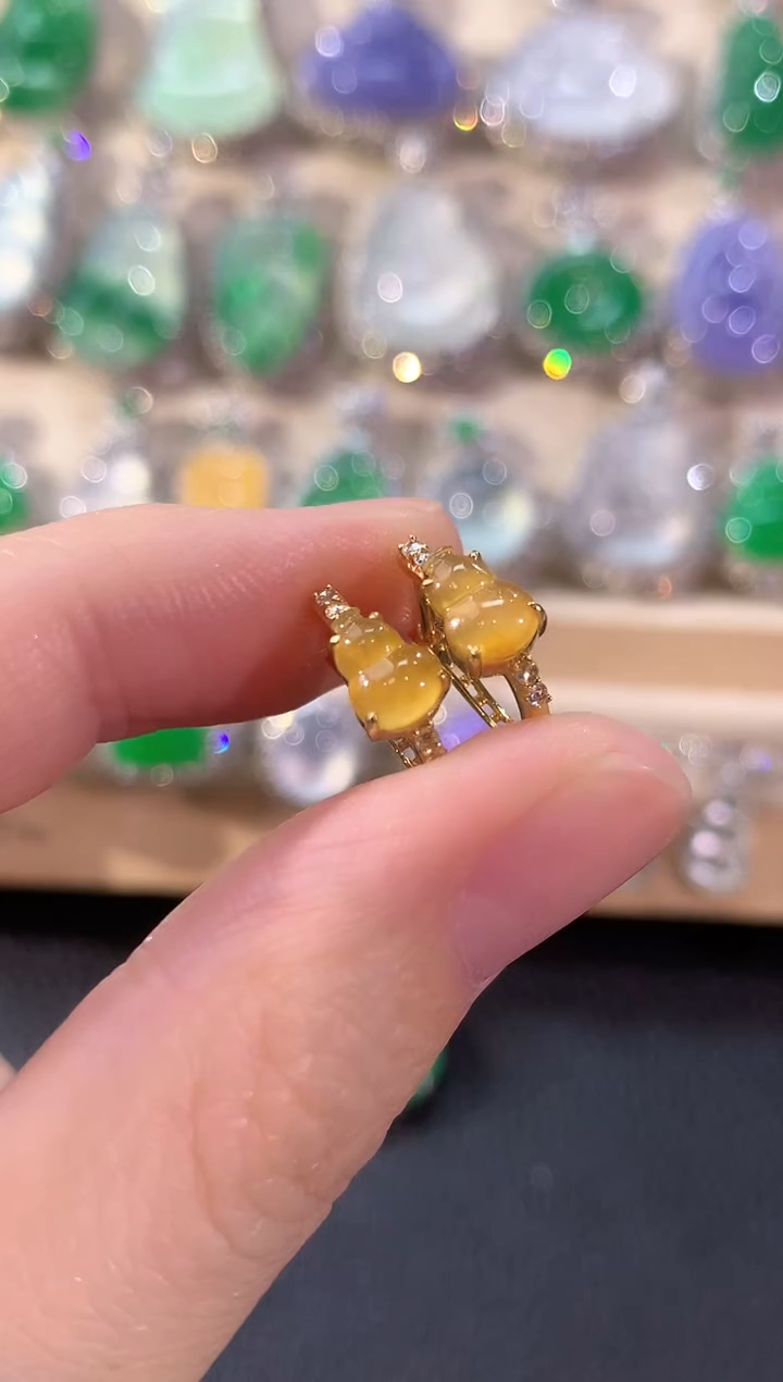 18K金镶嵌翡翠耳饰冬日珠宝E8