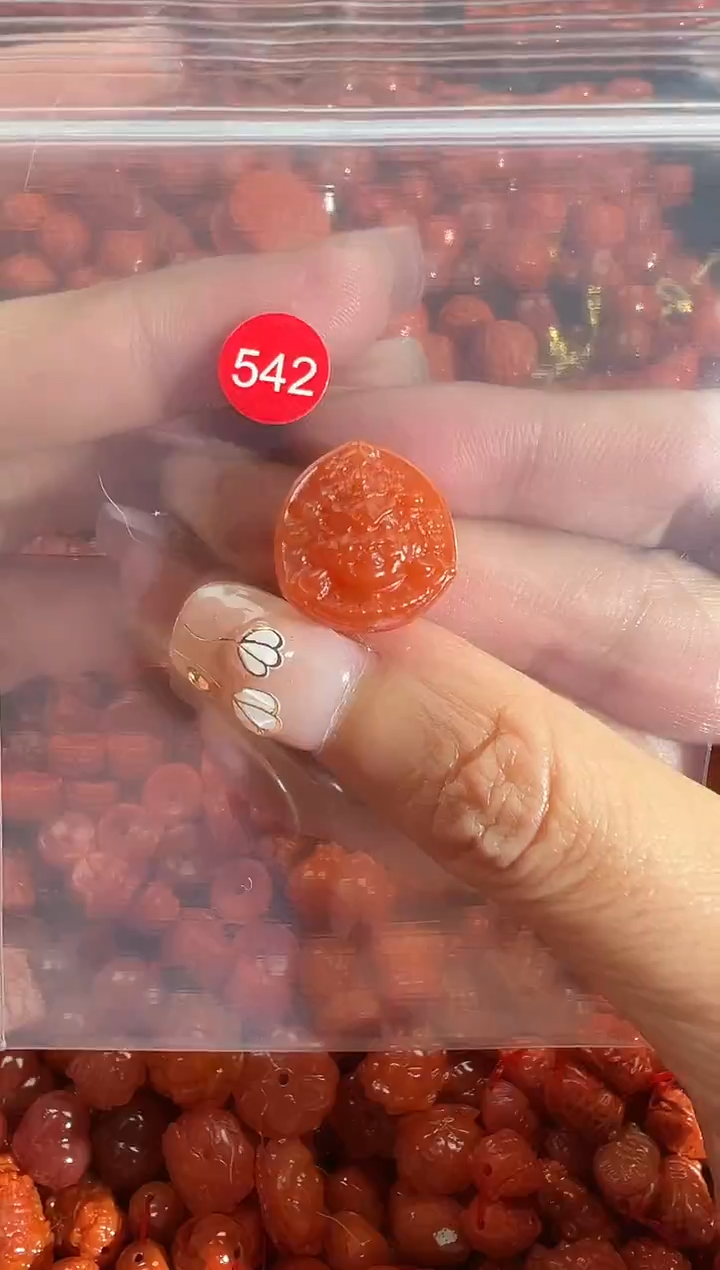 颈饰未镶嵌南红玛瑙1