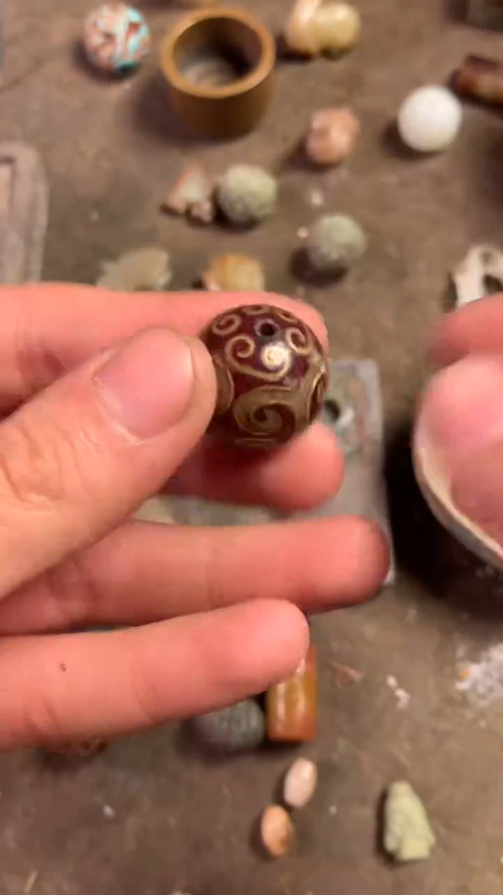 【闪购商品】透闪石质玉车挂未镶嵌1