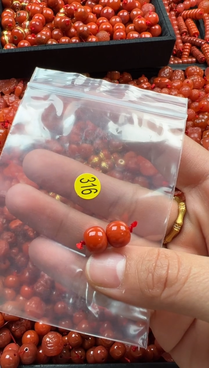 【闪购商品】南红玛瑙颈饰未镶嵌1