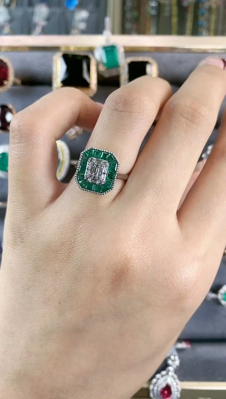 【闪购商品】祖母绿戒指18K金镶嵌一个