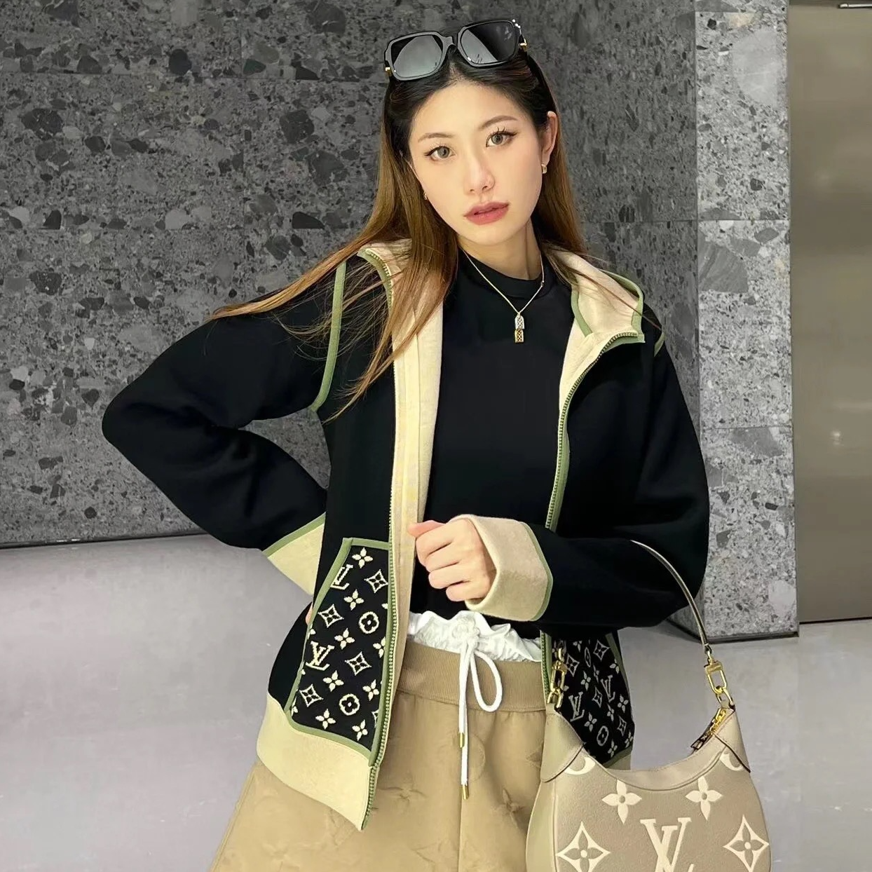 99新 LouisVuitton/路易威登 251001/XS码/Logo提花拼色连帽夹克