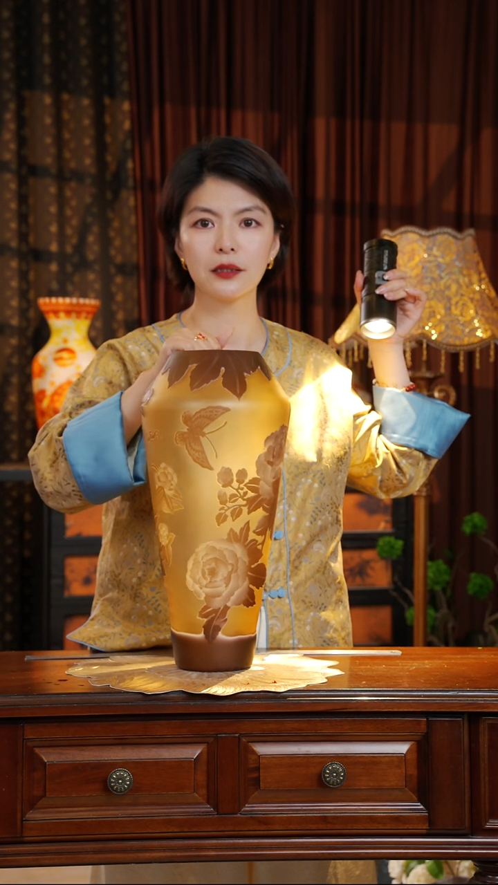 琉璃葛蕾。。。。。。。