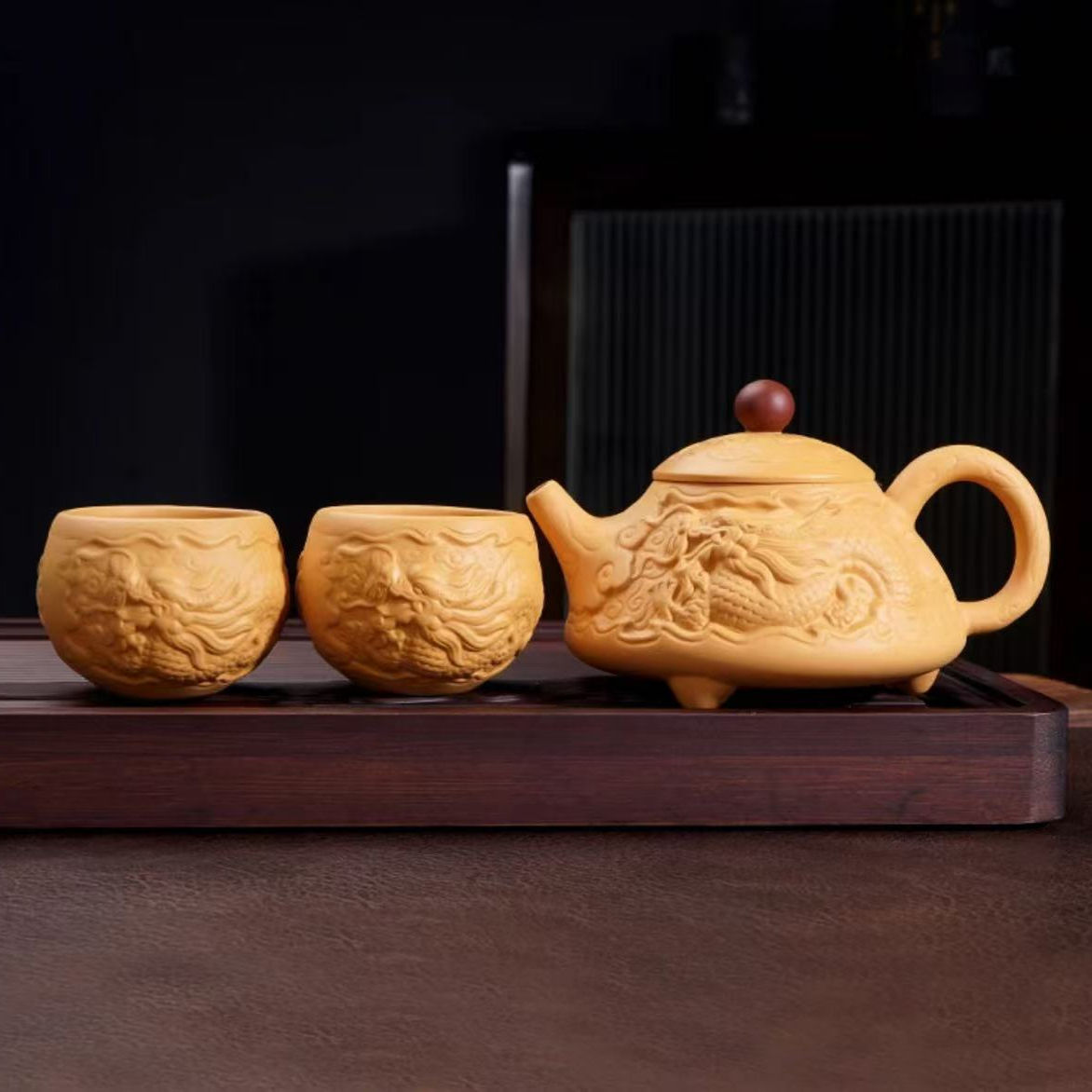 黄段满雕石瓢壶（一壶两杯）