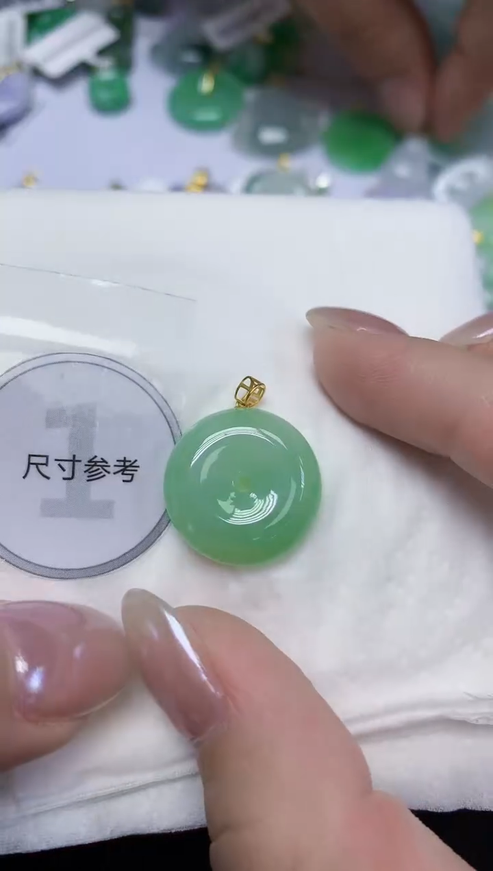 翡翠18K金镶嵌颈饰天然缅甸翡翠A货百元以上9元证书费自理