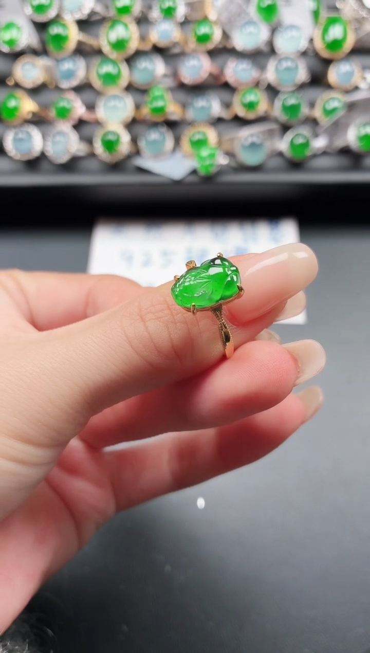 银S925镶嵌戒指翡翠1111