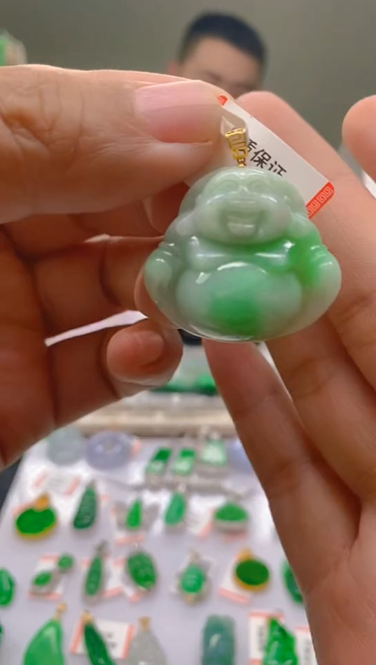 【闪购商品】翡翠颈饰18K金镶嵌晴天了