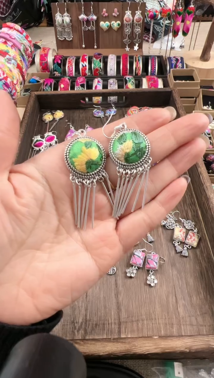 【闪购商品】织绣民族风老绣饰品303