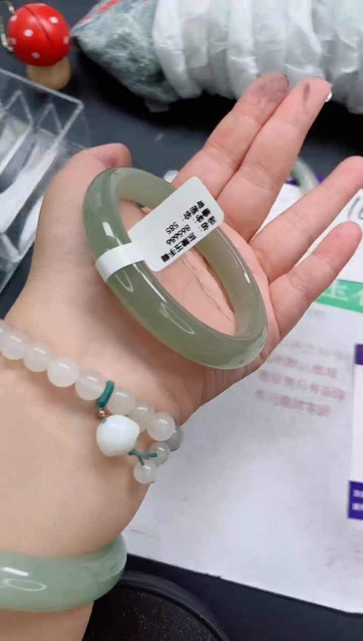 未镶嵌手镯石英质玉63/62-63
