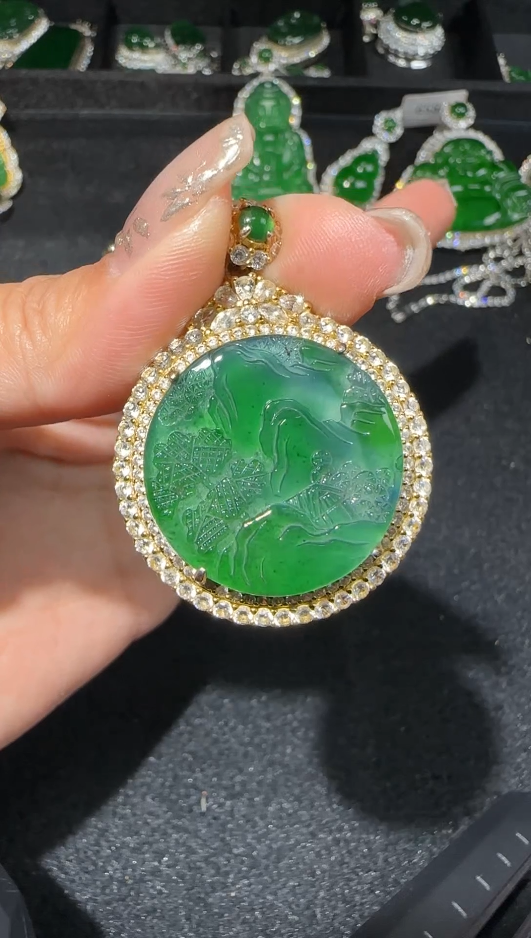 【闪购商品】翡翠吊坠(赠链)未镶嵌多样性发货拍一发一