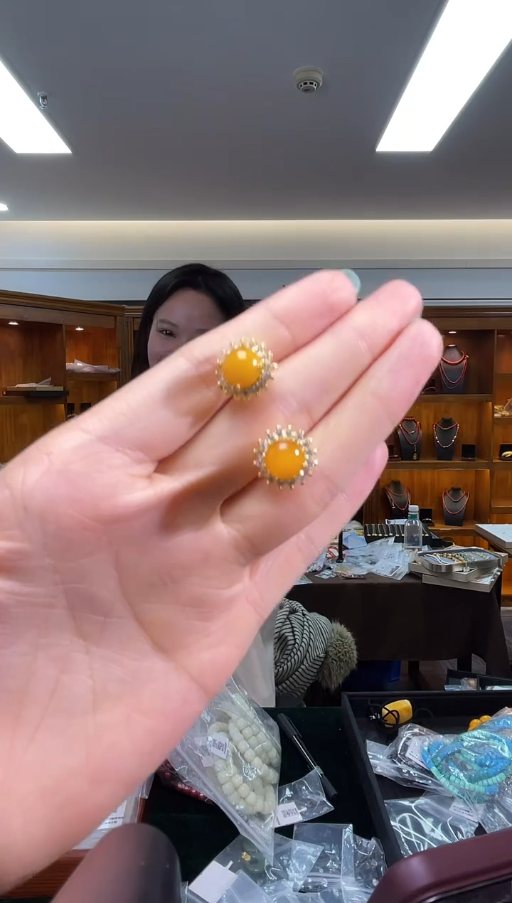 蜜蜡未镶嵌耳饰（多样性发一件）