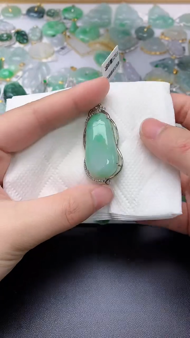 颈饰银S925镶嵌翡翠天然A货