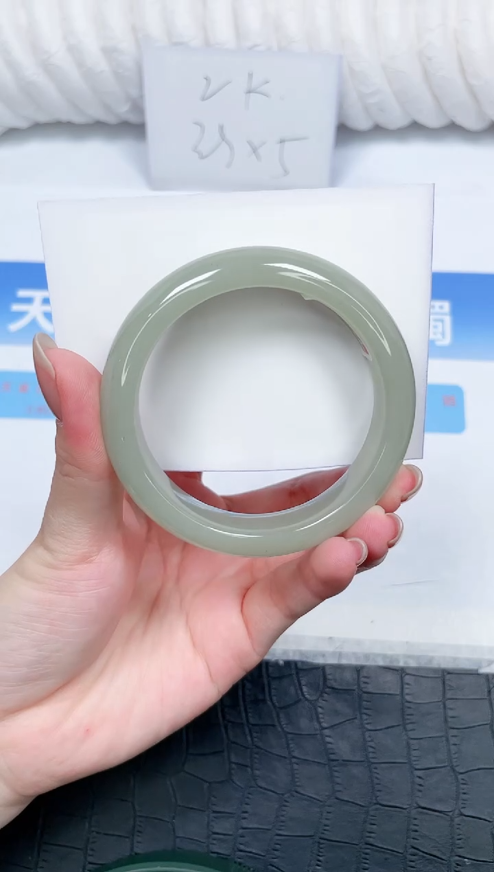 石英质玉手镯未镶嵌21-57.5