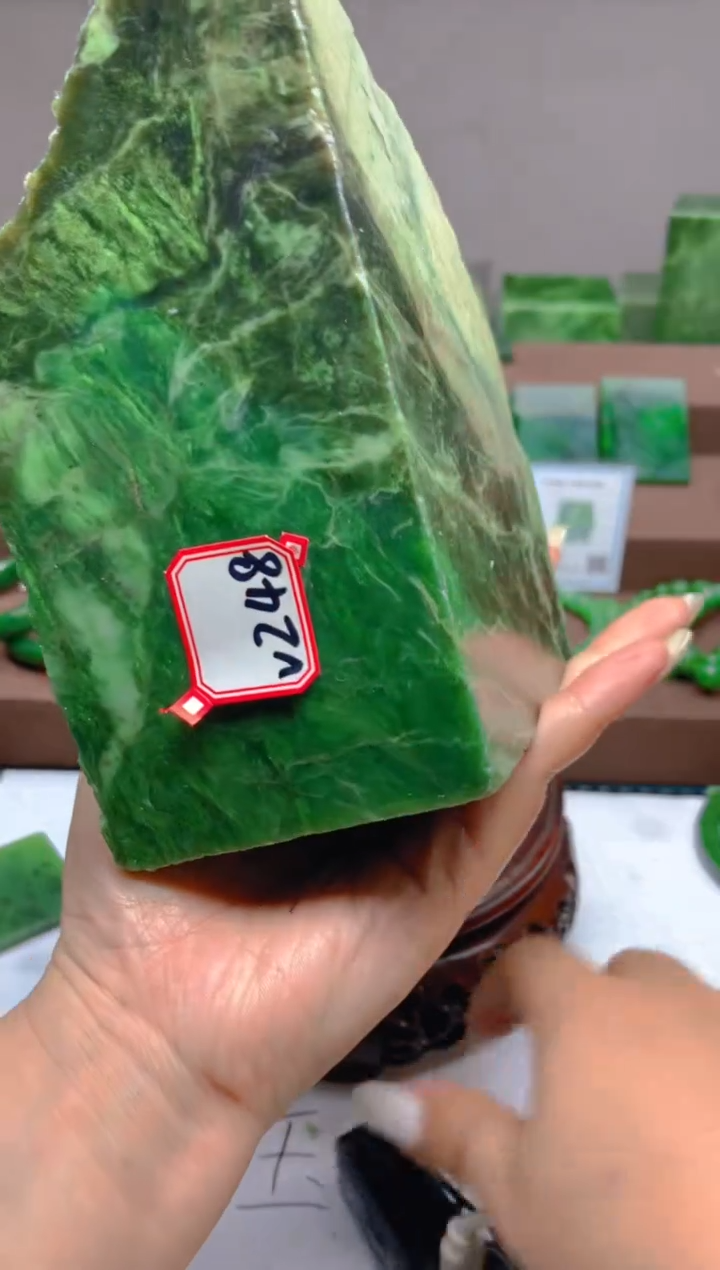 【闪购商品】和田玉（碧玉）未镶嵌珠宝半成品1