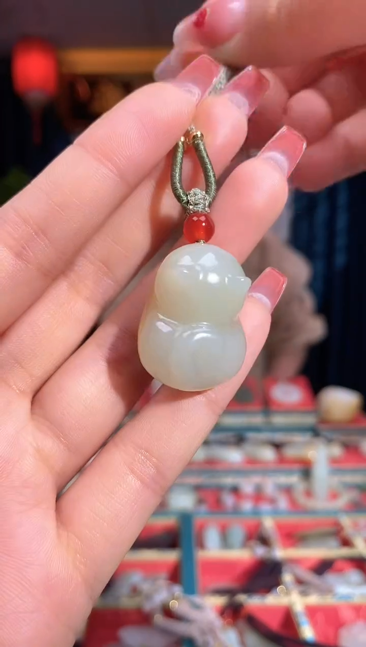 和田玉未镶嵌挂件猫咪