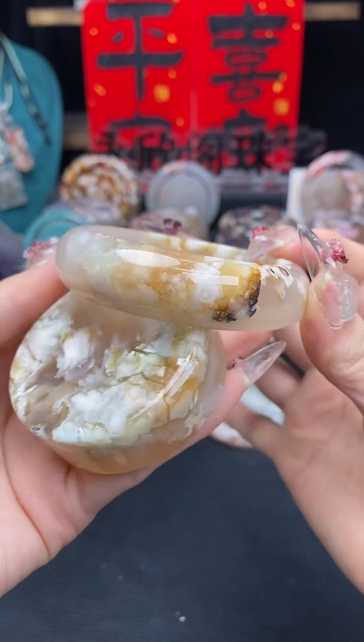 【闪购商品】石英质玉手镯（圆镯）未镶嵌59