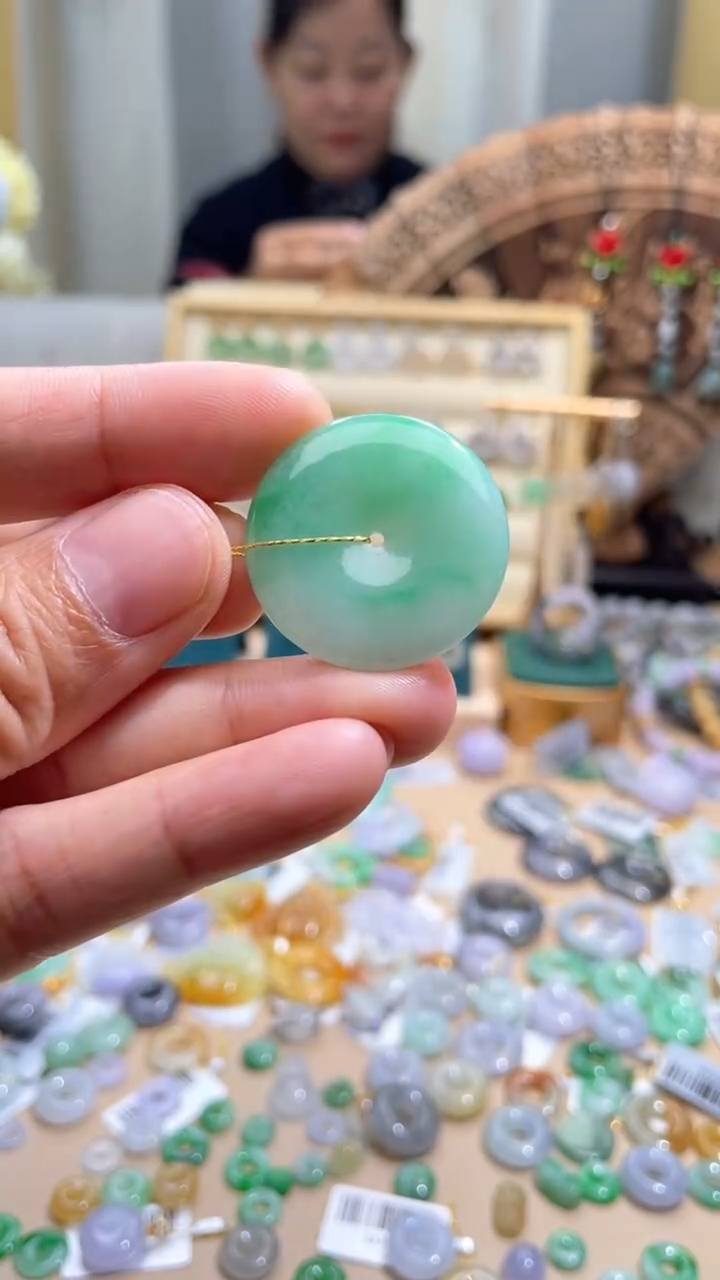 【闪购商品】翡翠颈饰未镶嵌平安扣