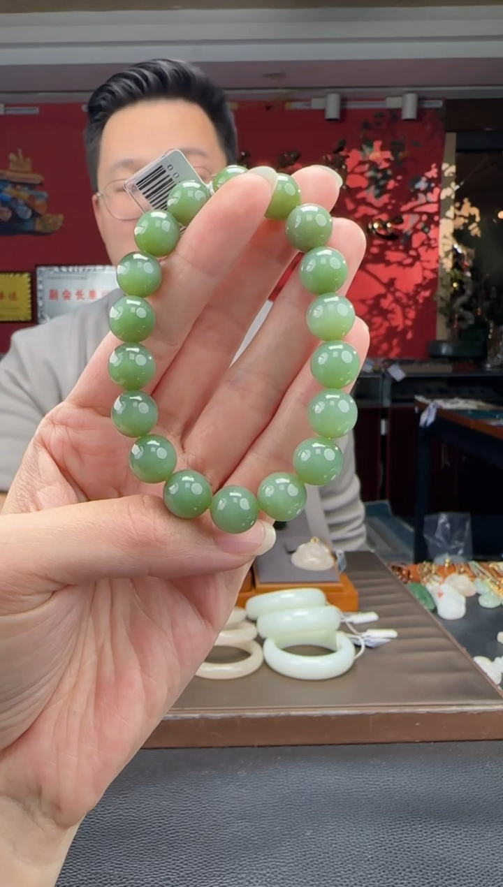 未镶嵌手链和田玉碧玉粉青猫单圈手串