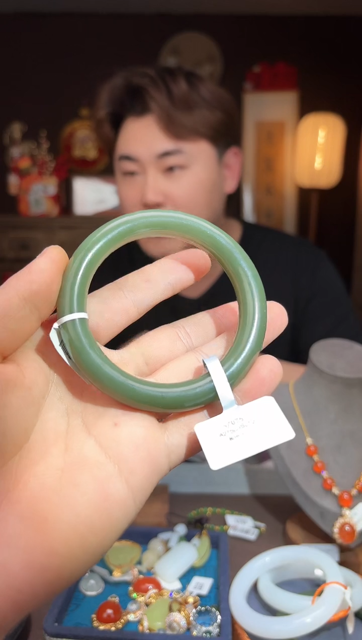 【闪购商品】和田玉AB282沙枣青手镯60.5mm未镶嵌-
