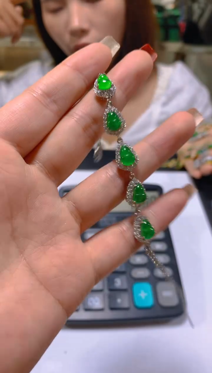 未镶嵌手链翡翠多样性发一