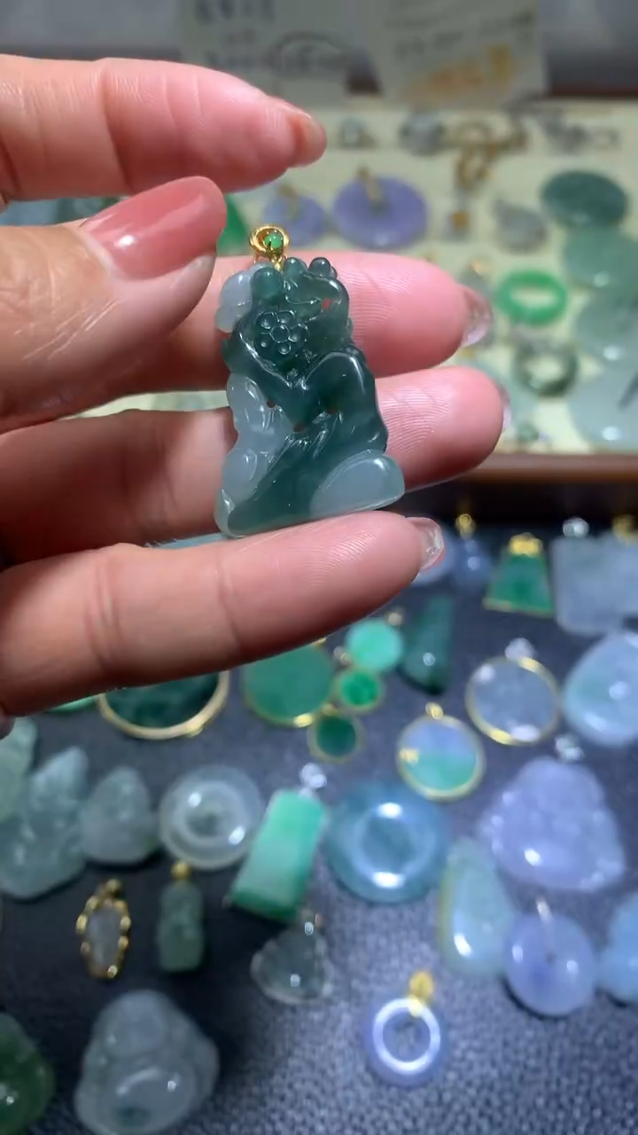 【闪购商品】翡翠颈饰18K金镶嵌075天然缅甸翡翠A货