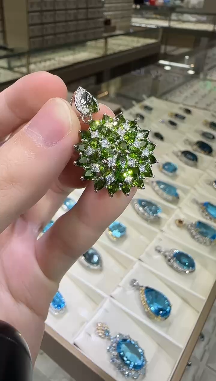 银S925镶嵌透辉石吊坠豪镶