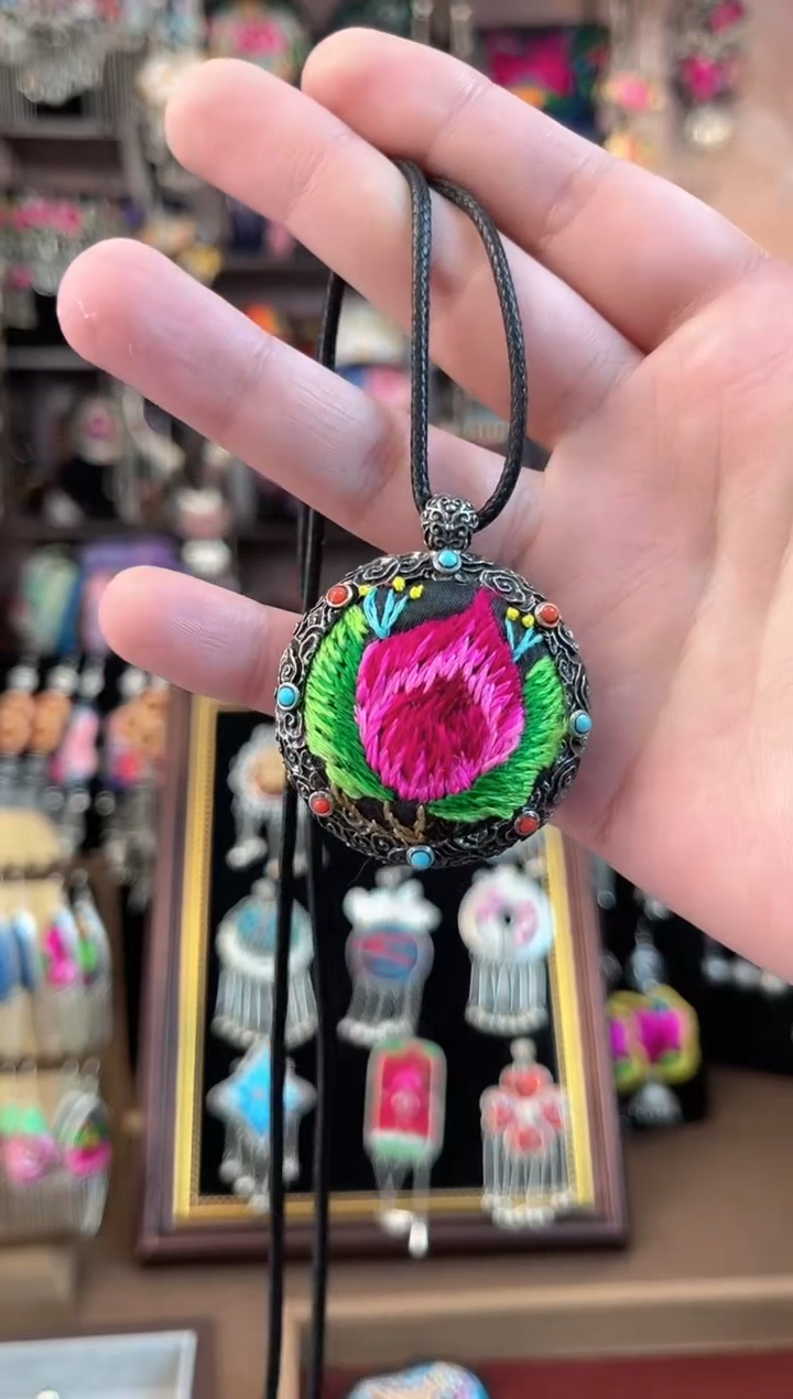 织绣义***修 民族风手工非遗老绣饰品261