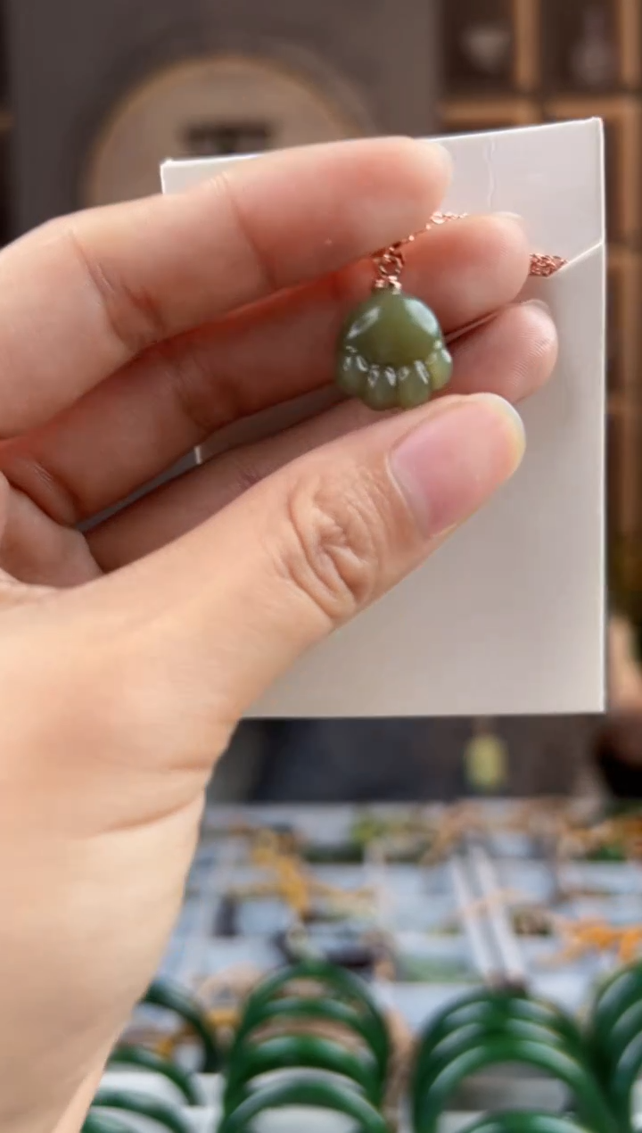 颈饰未镶嵌和田玉拍一发一，拍一发一