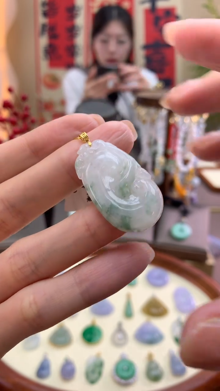 【闪购商品】翡翠颈饰18K金镶嵌如意