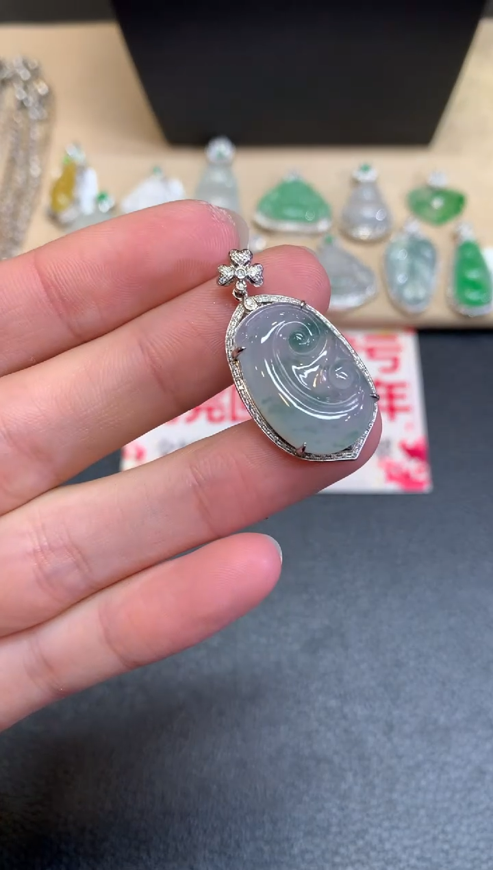 【闪购商品】翡翠颈饰18K金镶嵌如意【无服务费】