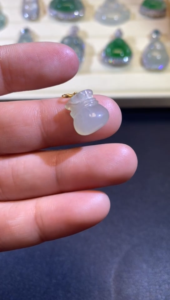 【闪购商品】翡翠吊坠(不含链)18K金镶嵌缅甸天然A货翡翠