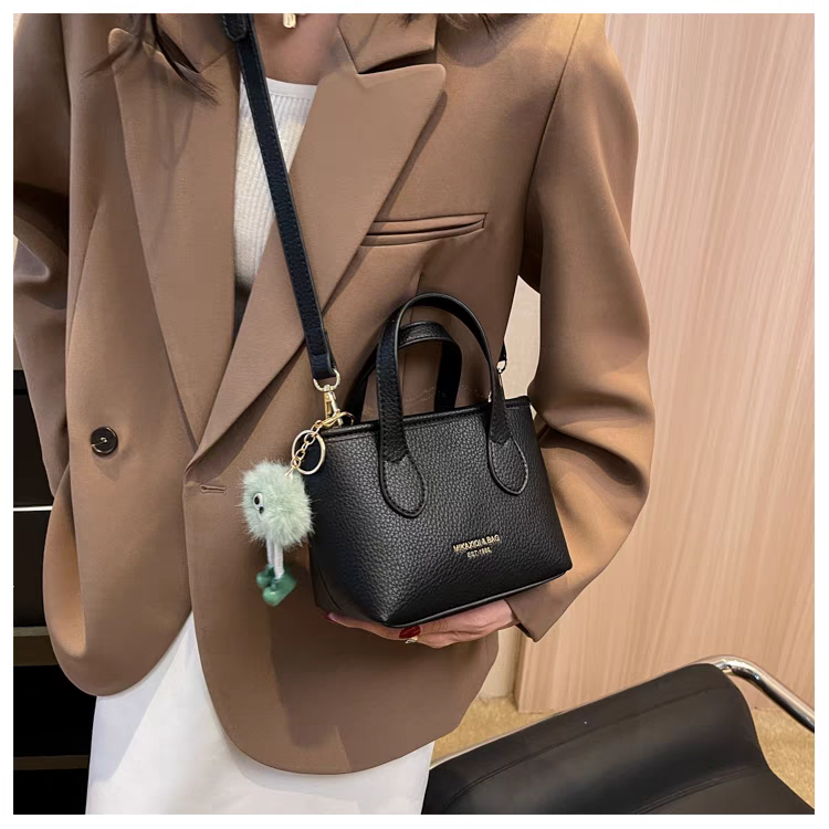 618闫慧春夏单肩斜挎包