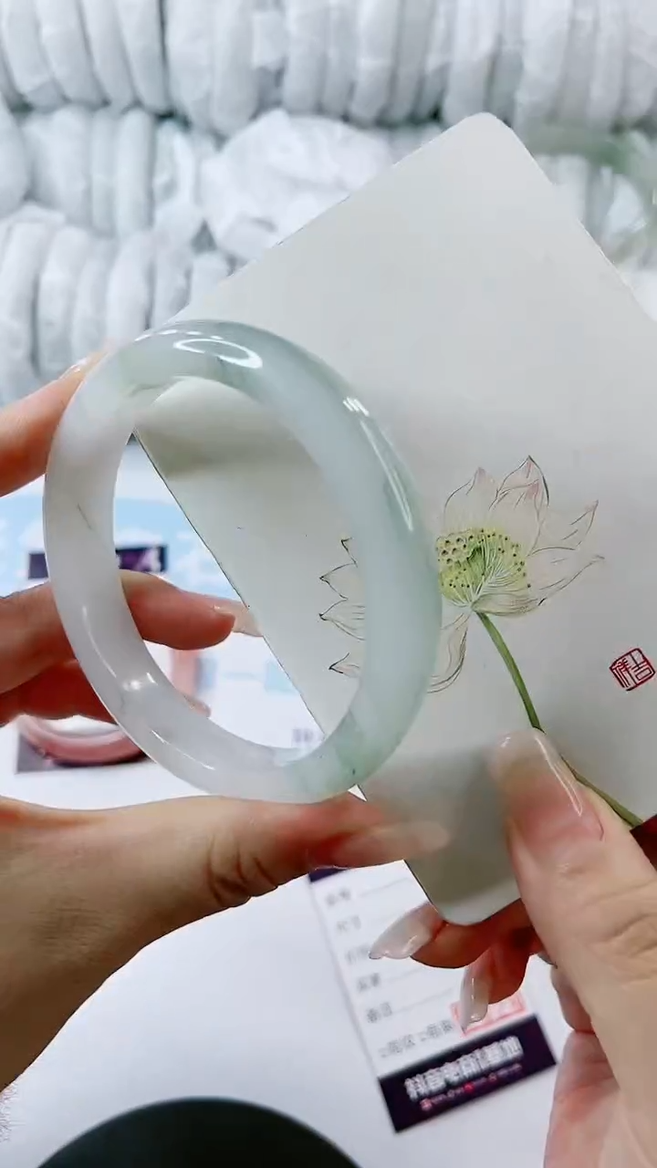 【闪购商品】石英质玉手镯未镶嵌0112336695-63多样性发货