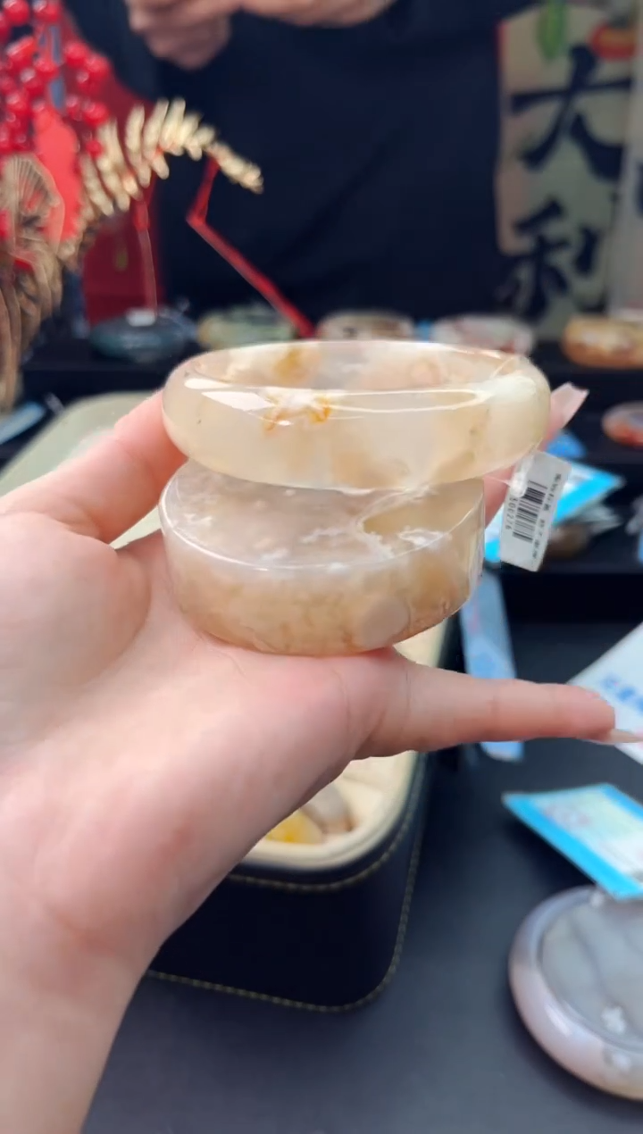 【闪购商品】石英质玉手镯未镶嵌赠送镯心（61圈口）