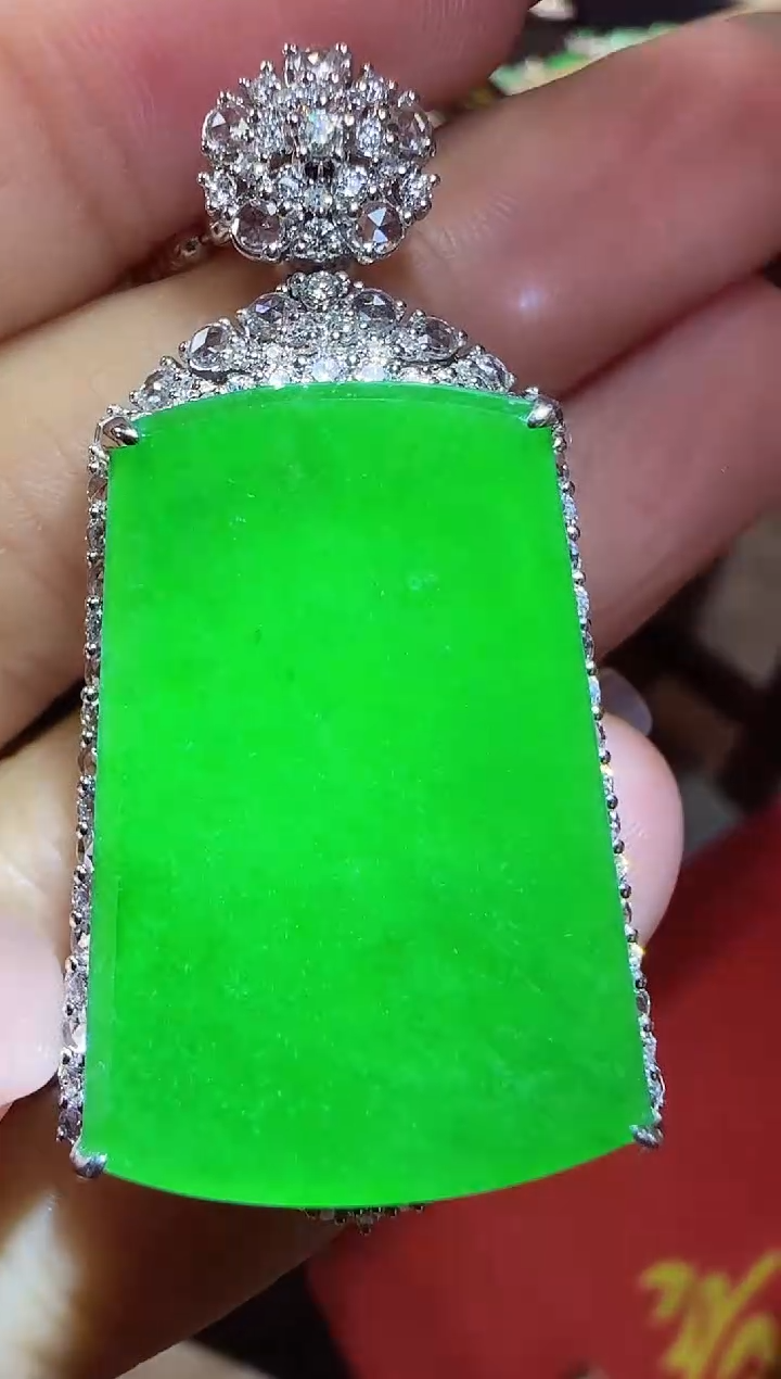 【闪购商品】翡翠吊坠(不含链)18K金镶嵌无事牌