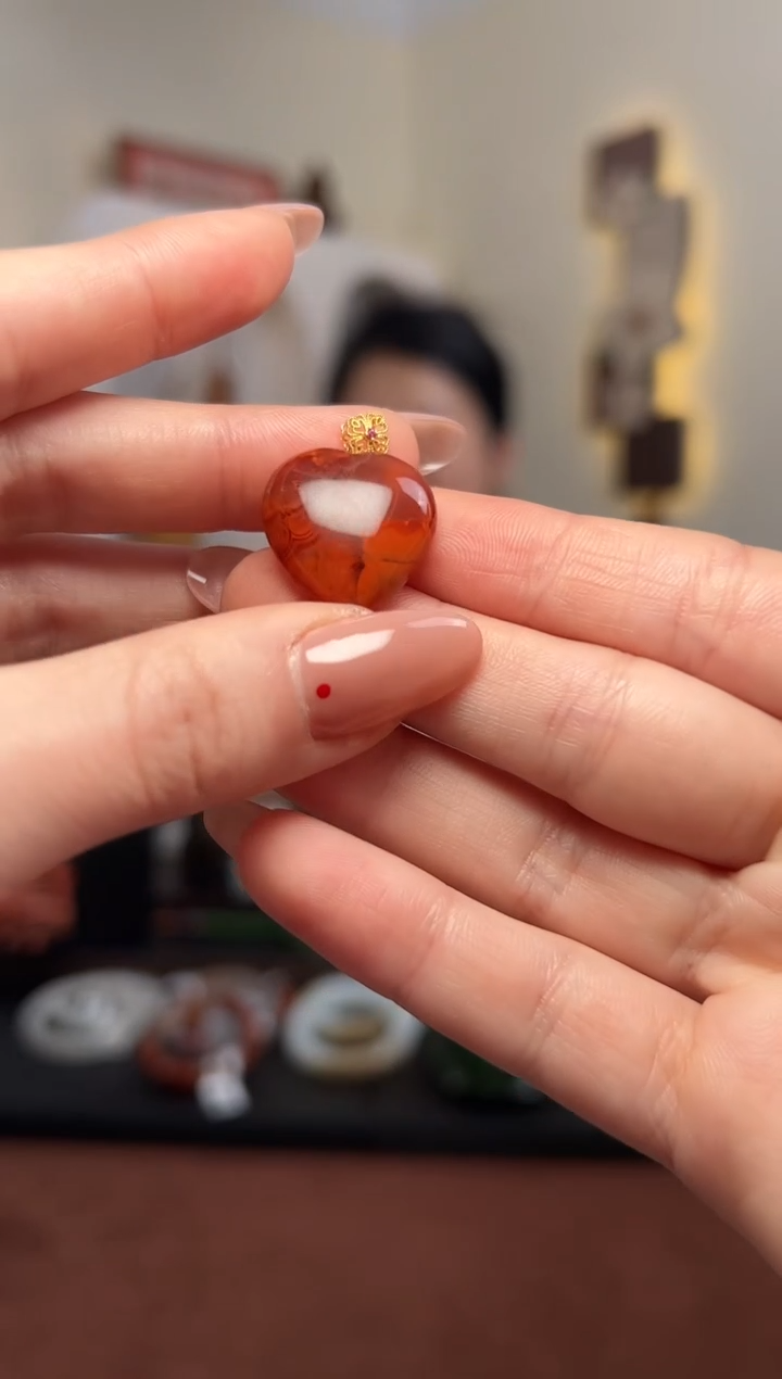 【闪购商品】南红玛瑙颈饰18K金镶嵌03-20*9mm