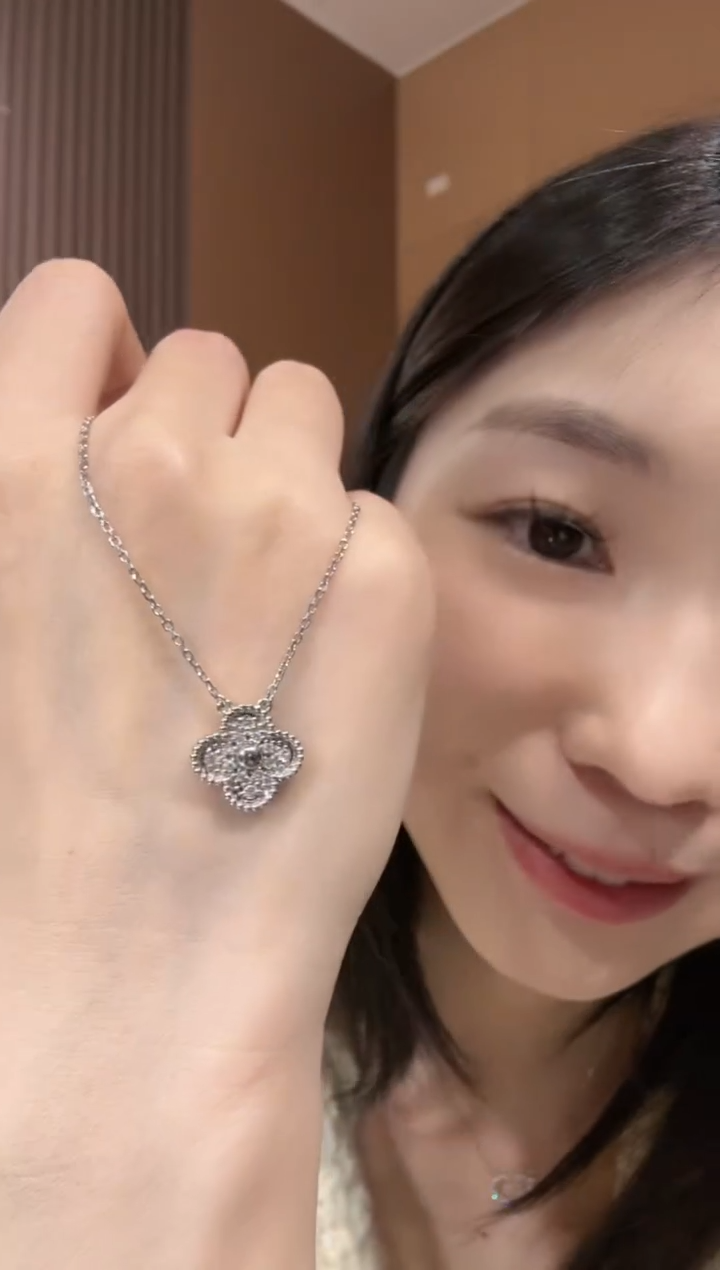 【闪购商品】钻石套链18K金镶嵌满钻四叶草套链