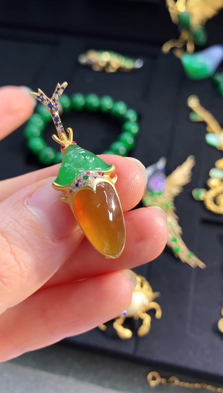 【闪购商品】翡翠颈饰18K金镶嵌胸针