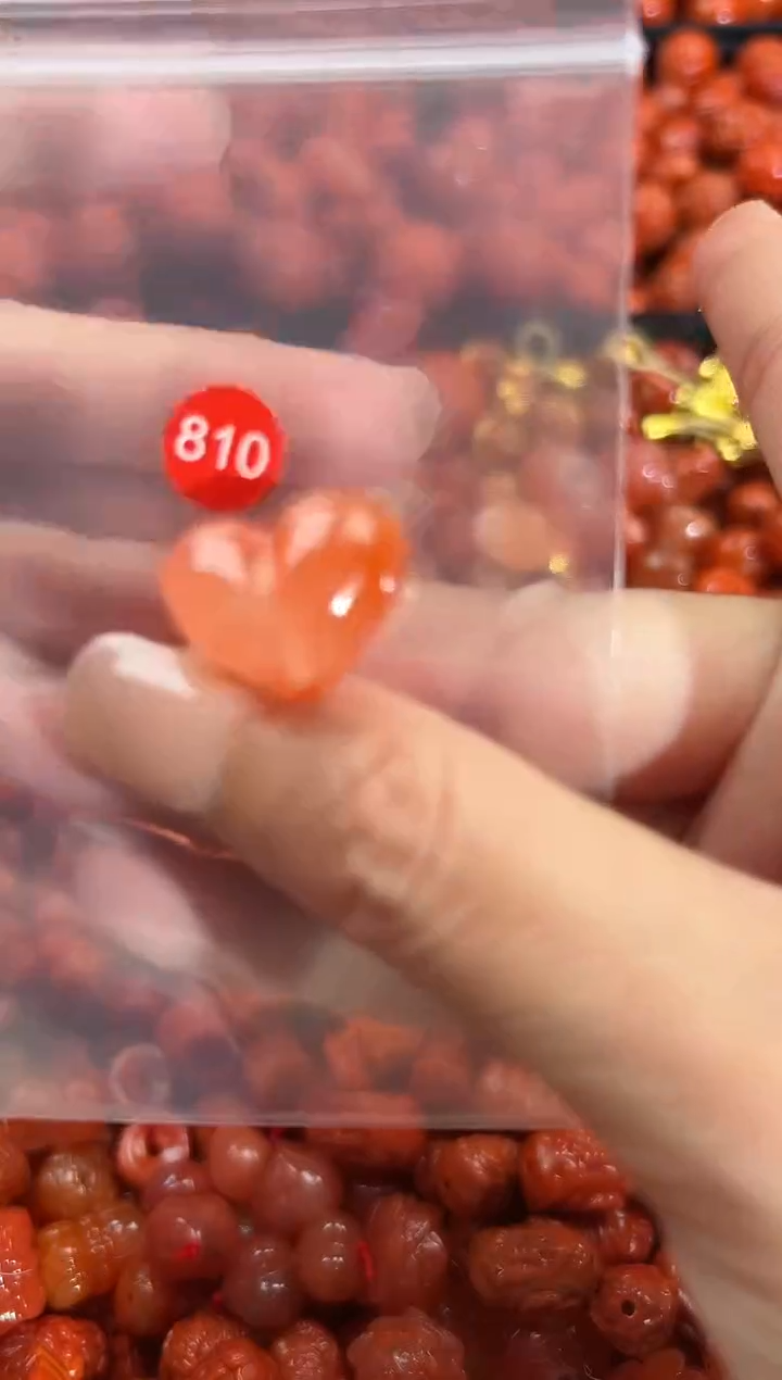 颈饰未镶嵌南红玛瑙1