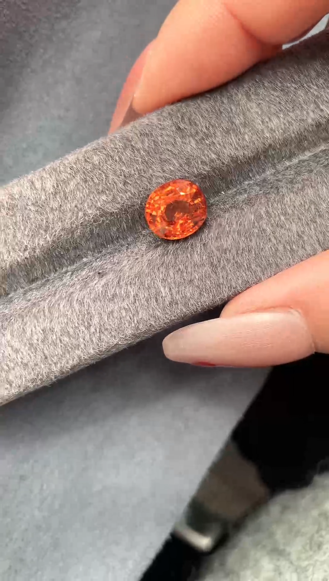 【闪购商品】石榴石（芬达石）耳饰未镶嵌5.05克拉