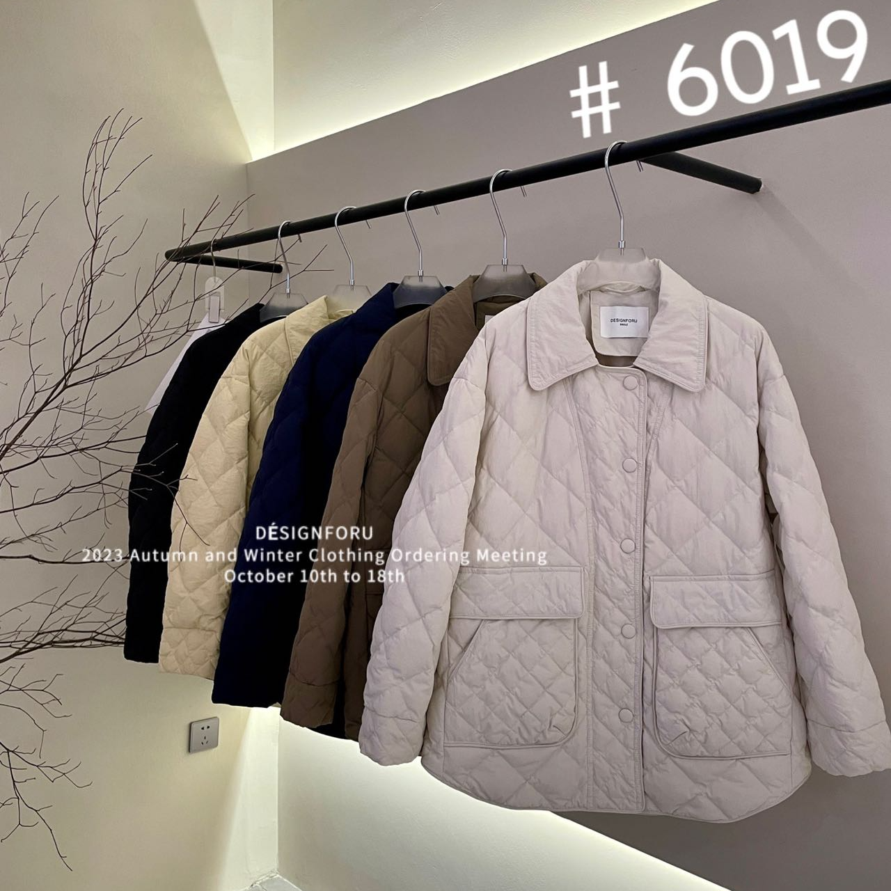 6019翻领兜盖短羽绒服