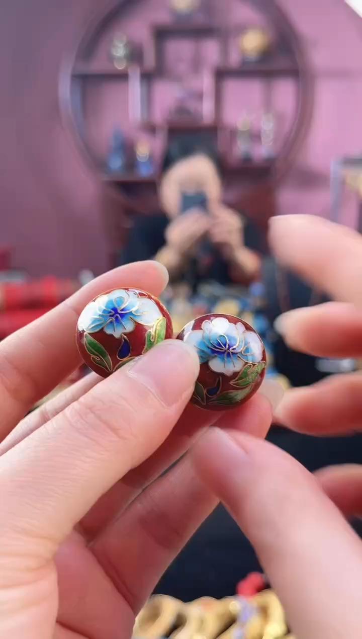 汀***。非遗 景泰蓝耳扣 砖红