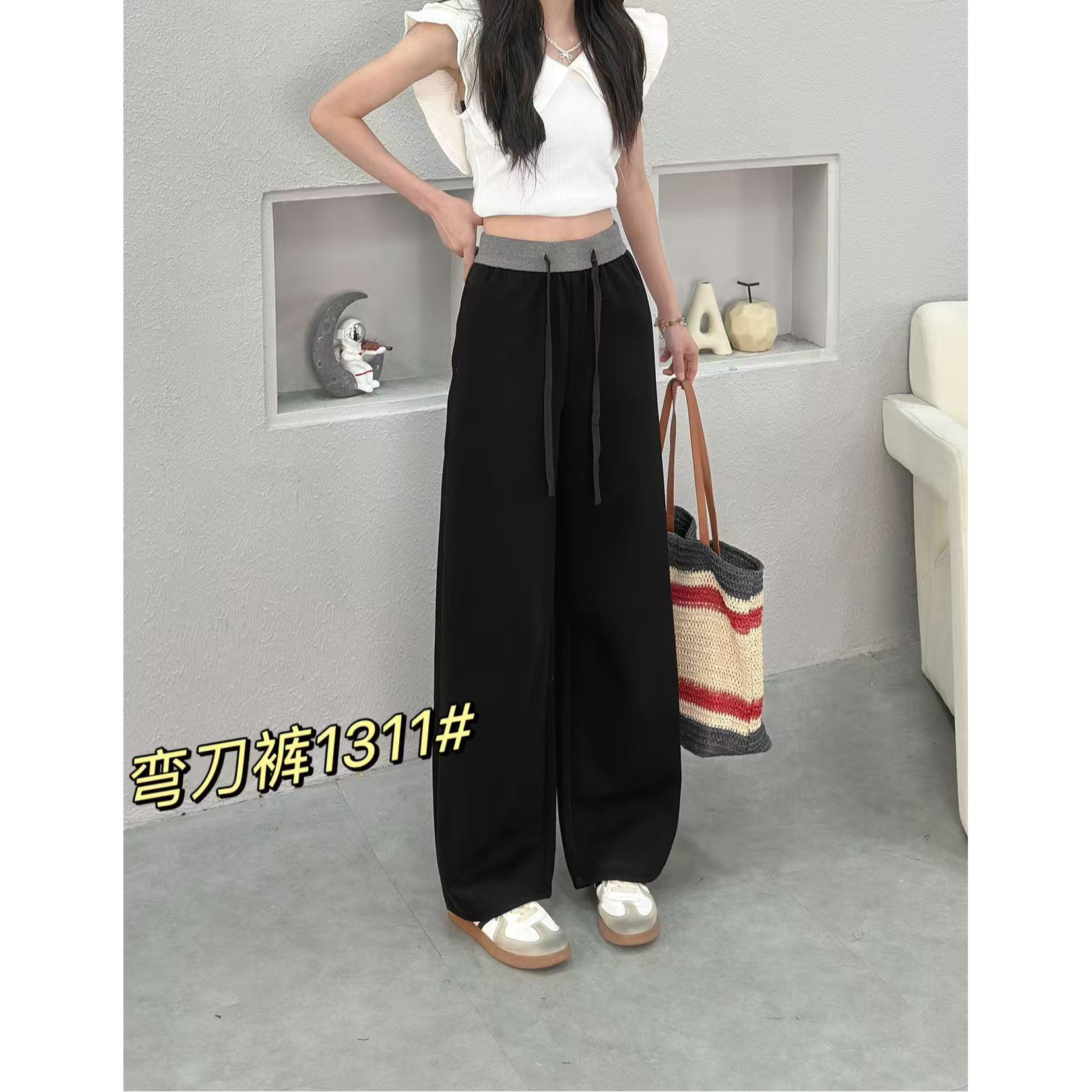 引领时尚弯刀裤1311