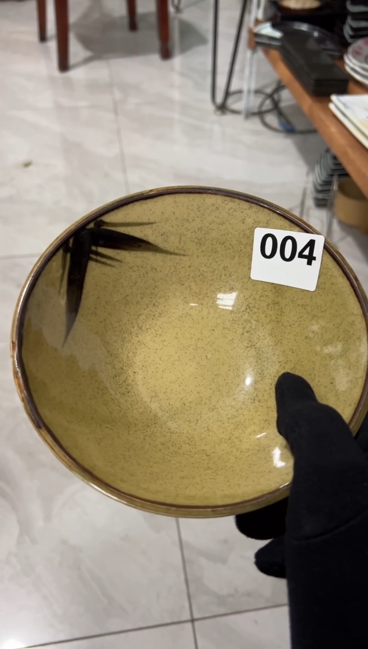N****rnum中古商品  默认瑕疵 完美主义者慎拍