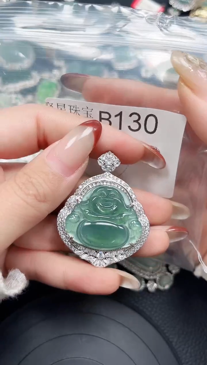 【闪购商品】翡翠颈饰未镶嵌赠皮绳130