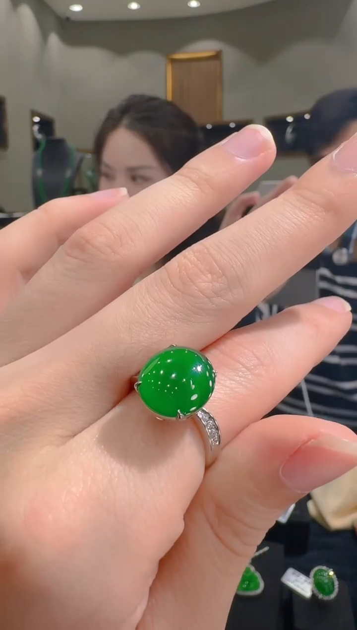 【闪购商品】翡翠戒指18K金镶嵌天然翡翠A货