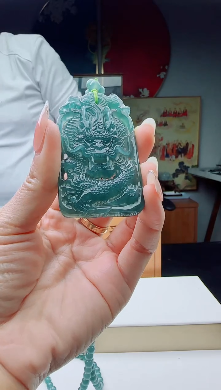 颈饰未镶嵌翡翠多样性发其一