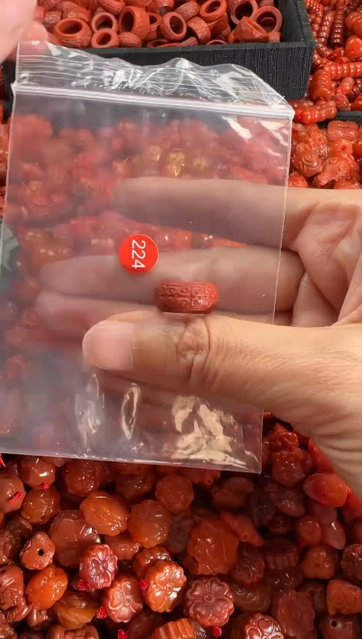 【闪购商品】南红玛瑙颈饰未镶嵌3